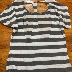 Daytrip Gray and White Striped /Cut-Out Back Short Sleeve Top NWOT